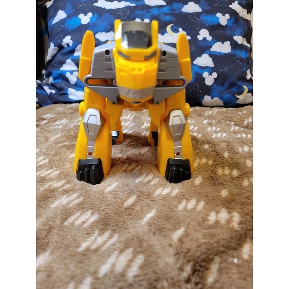 Playskool Heroes Transformers Rescue Bots Knight Watch Bumblebee - Picture 1 of 7
